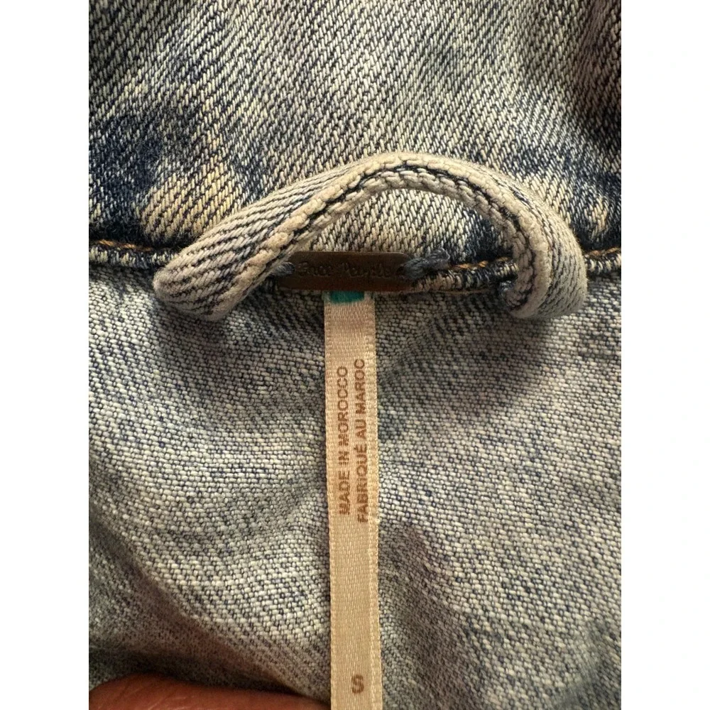 Free People Womens Acid Wash Denim Trucker‎ Jacket Size S - Picture 3 of 10